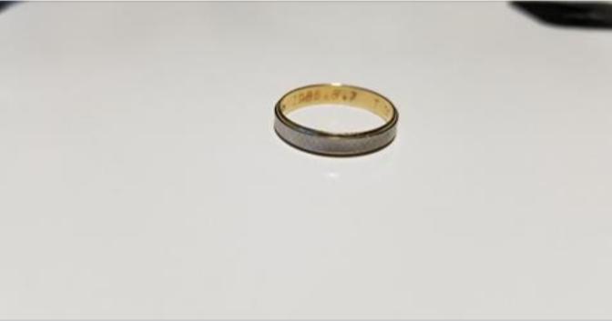 この結婚指輪の落し物の落とし主を探しています