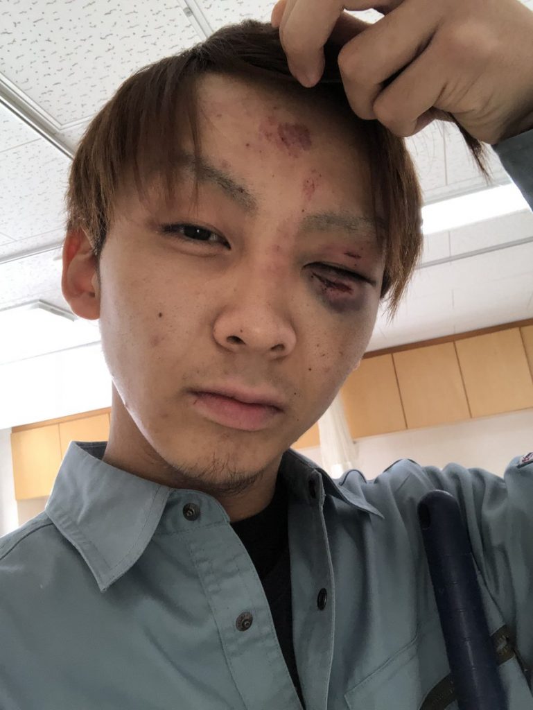 広島 海田町 暴行 殴打 赤信号