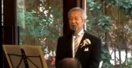 娘の結婚式でハードロックをやっていることをカミングアウトした父親。その唄った歌と唄い方が話題に！