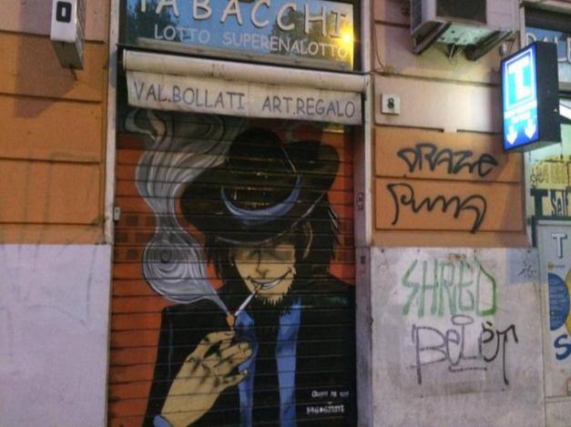 イタリアのタバコ屋でシャッターにルパン三世の次元大介を描くストリートアートが流行中！