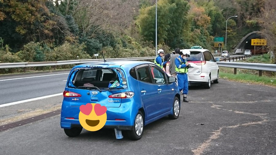 高速で大型トラックに追突された全損事故の件→損保ジャパン日本興亜「「お支払い賠償額は11万9千円、修理は50万円自己負担」