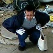 【鈴鹿猫虐待】猫の首に紐をつけて引きずったり蹴りあげる男の情報求む!