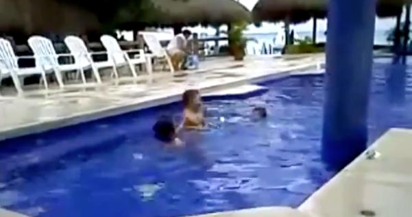 【溺水】子どもがプールで溺れることにいかに気付きにくいかこの動画を見て欲しい
