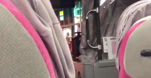 【動画有】名古屋で夜行バスに乗り遅れた客が交差点に立ち往生して運行妨害の迷惑行為！