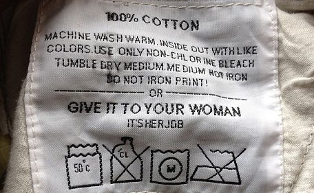 【どうせお母さんが洗うんでしょ】謎のメッセージ性があるTシャツのタグが話題にｗｗｗ