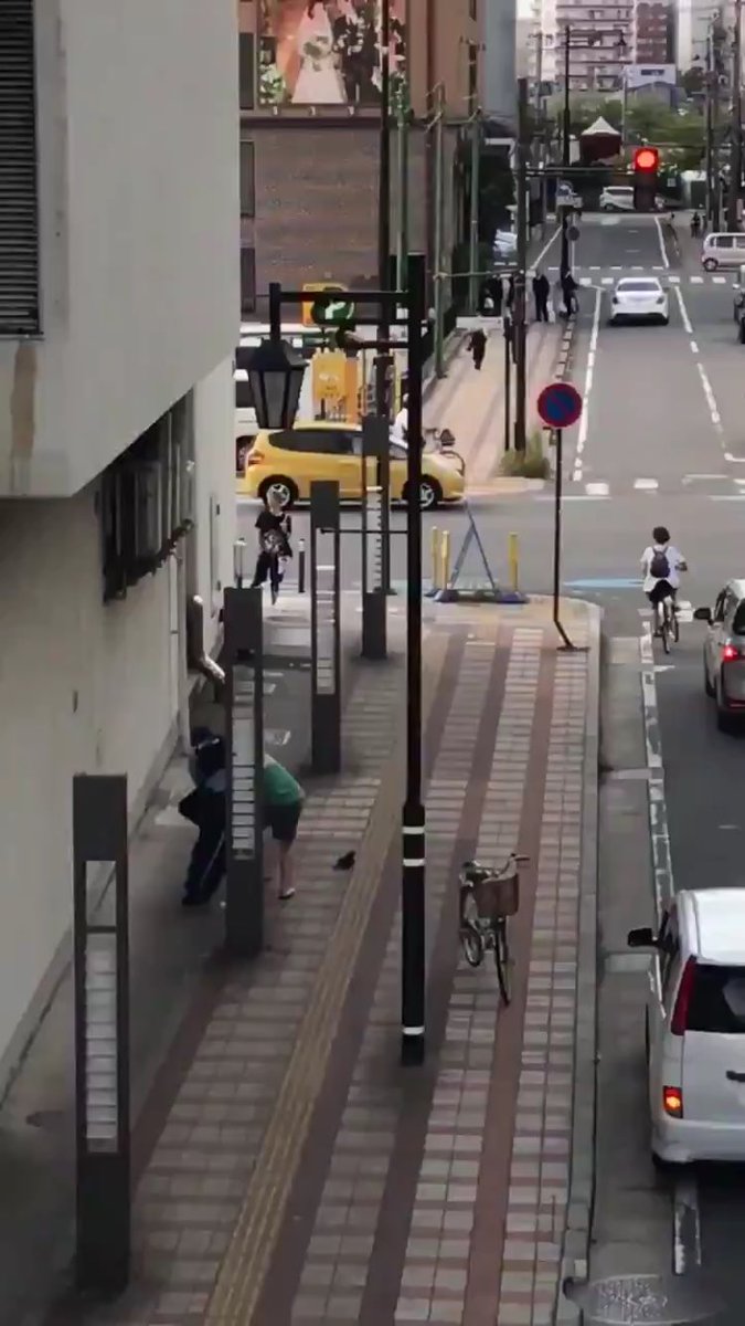 【動画】新潟市で覚醒剤などの薬物中毒者らしき男が警察官を振り切り逃走！