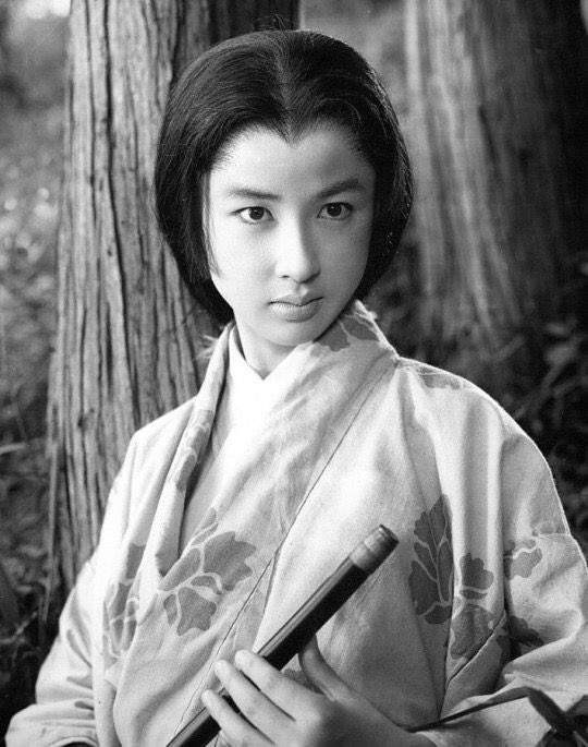 八千草薫さんの若い頃の写真を見るとは本当に美しすぎて言葉を失う