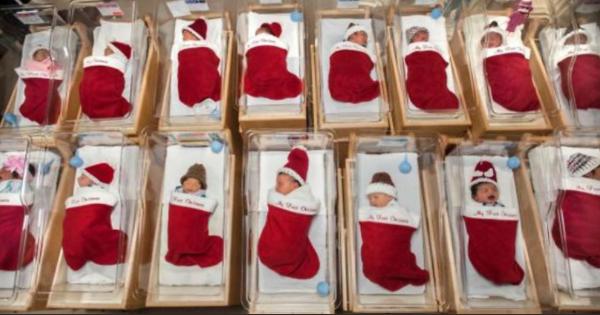 小児病院が12月に退院する赤ちゃんを50年以上クリスマス靴下で家族のもとに送りだす粋な計らい！