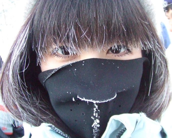 フィンランド人のガイドさん「冬場、体温は頭部から奪われるんです。なのになぜ日本人はほとんど帽子を被らないのですか？」